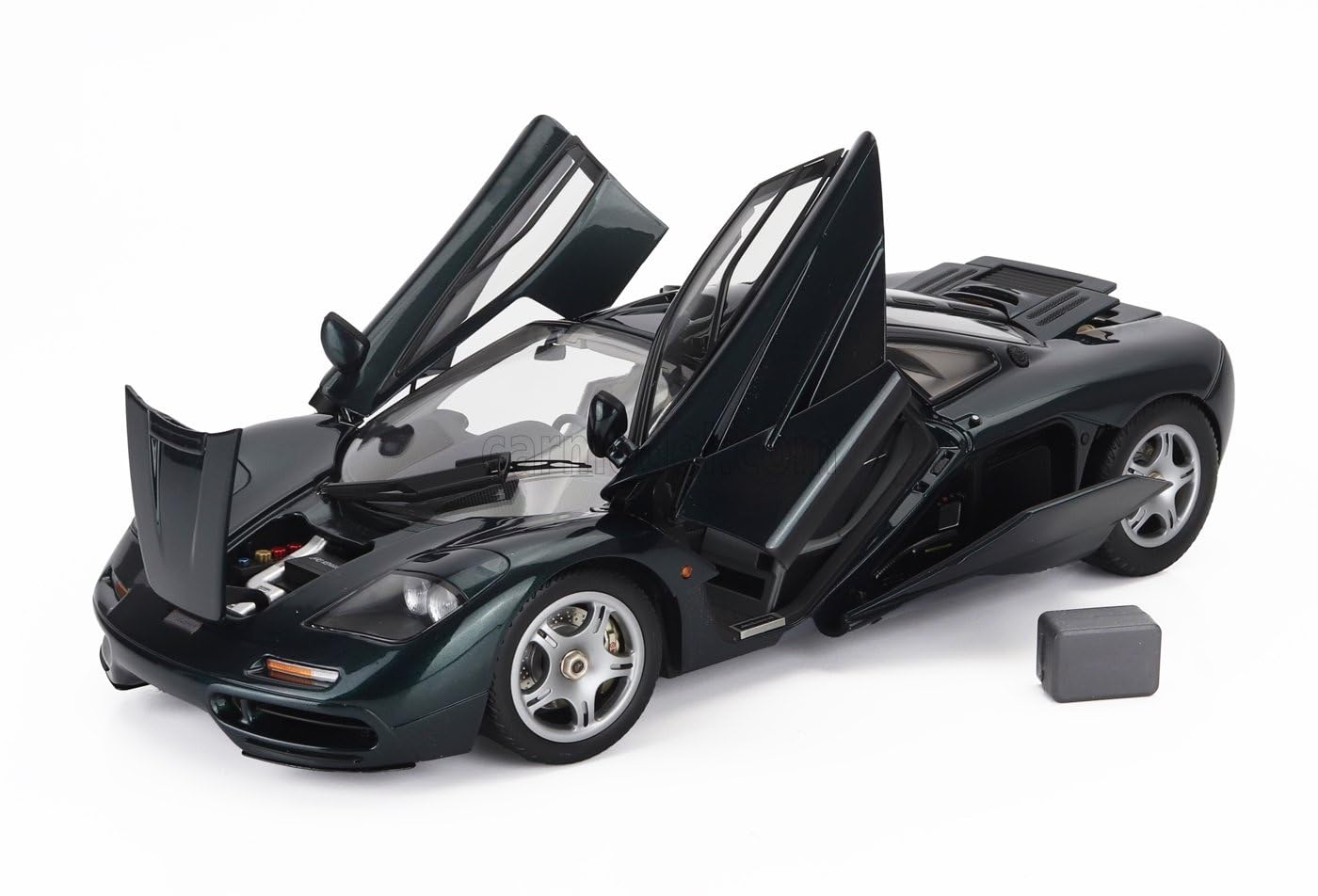当日発送 LCD 1/18 マクラーレン F1 XP5 全開閉 金属製 ミニカー 当日発送 LCD 1/18 マクラーレン F1 XP5 全開閉 金属製 ミニカー